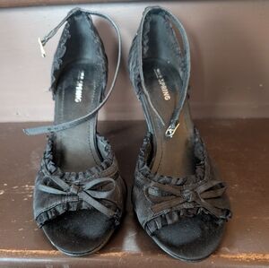 Black Women's Heels with Bow Detail